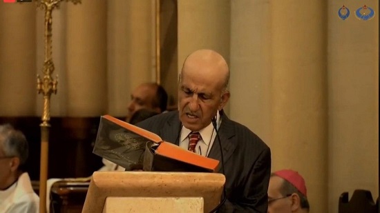  عدنان حلاوة يقرأ القراءة المقدّسة في قداس يوبيل ابنه الكاهن
