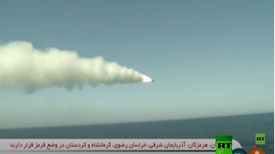  فيديو .. إيران تختبر صواريخ كروز في بحر عمان
