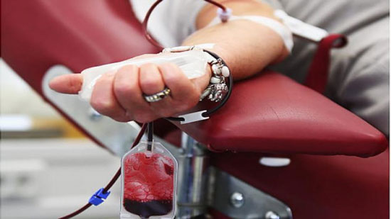وزارة الصحة تكشف عن حقيقة انتقال فيروس كورونا من خلال التبرع بالدم
