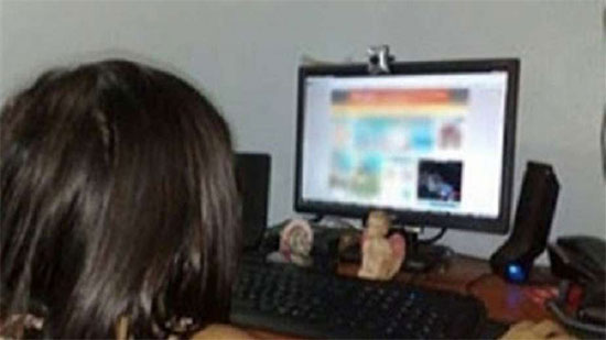 ضبط 3 سيدات قاموا بالترويج لممارسة الدعارة عبر الإنترنت