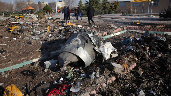  المدعي العسكري في طهران لأسر ضحايا طائرة الركاب الأوكرانية : سقطت بسبب خطأ بشري 
