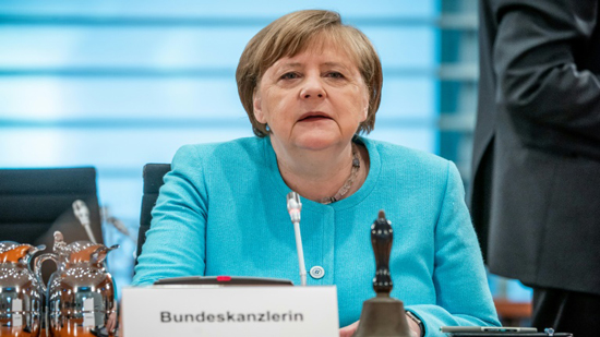 ميركل تستقبل ماكرون عشية تولي ألمانيا رئاسة الاتحاد الاوروبي