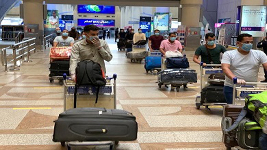 الكويت: 1200 من العالقين المصريين يغادرون عبر 8 رحلات