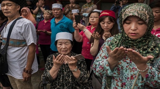  موقع فرنسي : بشكل من أشكال الإبادة الجماعية تحاول الصين إبادة أقلية الإيغور المسلمة ببطء 
