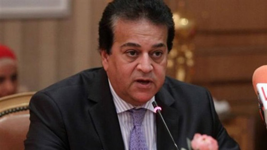  بالصور .. وزير التعليم العالي : مصر تطور 4 لقاحات لفيروس كورونا 
