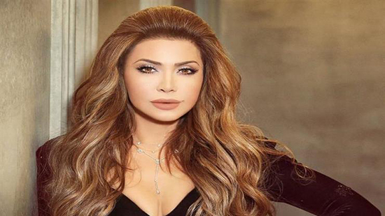 نوال الزغبى تطالب جمهورها بالصلاة من أجل لبنان