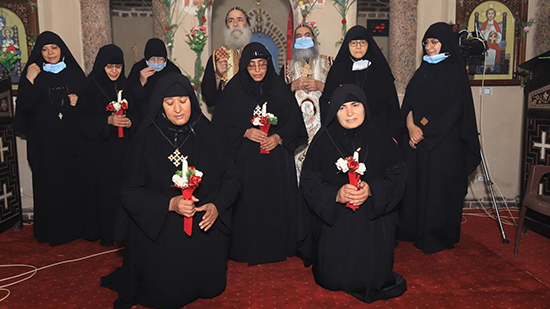  بالصور.. سيامة خمسة راهبات جدد بدير الشهيد العظيم مارجرجس بنقادة