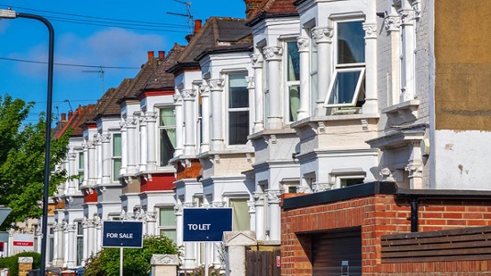 أول تراجع قياسي لأسعار المنازل في بريطانيا منذ 2012