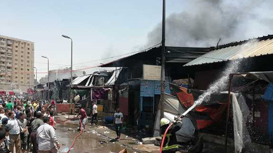 حريق هائل بسوق توشكي في حلوان