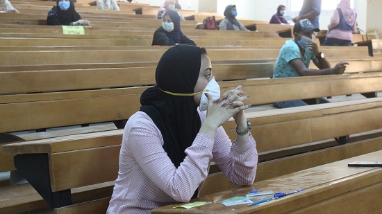  بالصور:انطلاق امتحانات طلاب السنوات النهائية بجامعة الفيوم وسط إجراءات احترازية مشددة