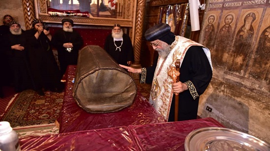 البابا يطيب جسد القديس الأنبا بيشوي في ذكرى عيده
