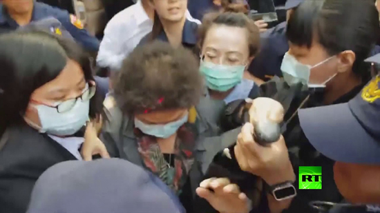  فيديو .. اندلاع شجار بين نواب تايوانيين خارج مبنى البرلمان