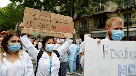  احتجاجات أطباء في باريس لتحسين ظروف عملهم
