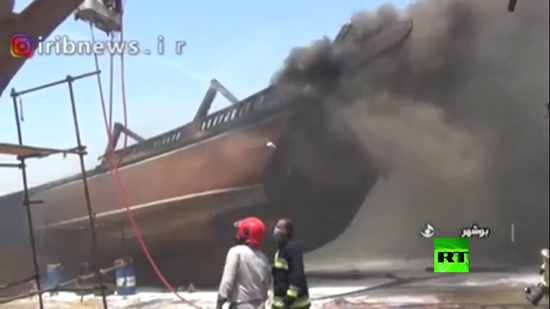 نشوب حريق في ميناء بوشهر بإيران والنيران تمتد للسفن