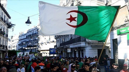  ذي إندبندنت :  فيروس كورونا أصبح طوق نجاة للنظام الجزائري لإنهاء الحراك الشعبي