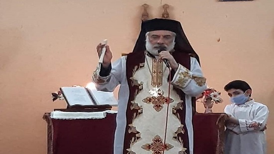  كنيسة القديس مارجرجس بساحل طهطا تستقبل الأنبا باسيليوس فوزي
