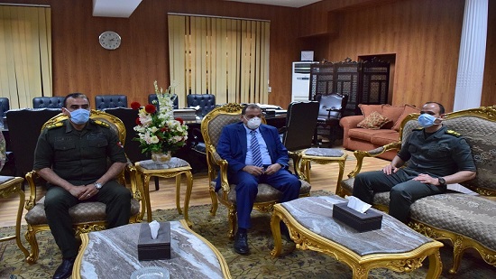 رئيس جامعة بني سويف يستقبل المستشار العسكري ورئيس منطقة التجنيد
