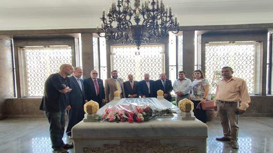 محبو جمال عبد الناصر يزورون قبره في ذكري ثورة 23 يوليو