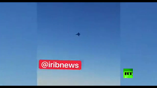 فيديو .. مقاتلة أمريكية تقترب من طائرة ركاب إيرانية في أجواء سوريا بشكل خطير