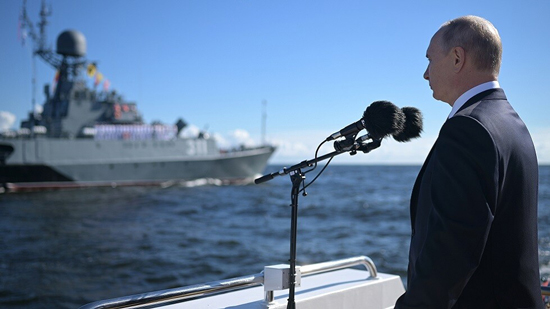 بوتين يكشف طرق تعزيز مزايا الأسطول الحربي الروسي