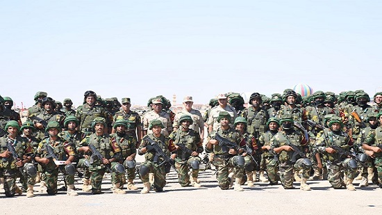  رئيس الأركان يتفقد استعدادات قوات الجيش المصري على الحدود الغربية
