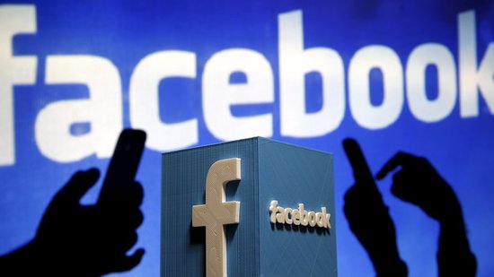 وول ستريت جورنال: فيس بوك يدفع لمنشئ المحتوى للتفوق على تيك توك
