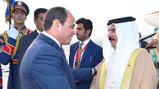  الرئيس السيسي يتلقي التهنئة من ملك البحرين بعيد الأضحي