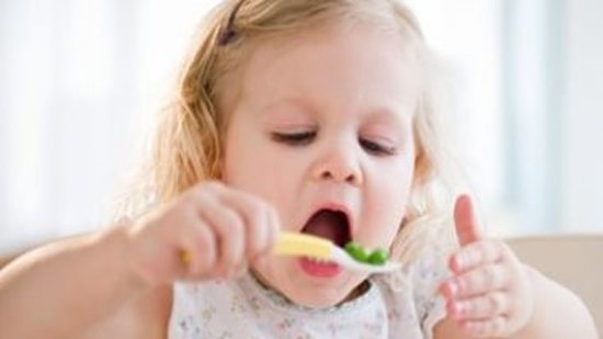 5 أغذية صحية للعين احرصى عليها فى النظام الغذائى لطفلك
