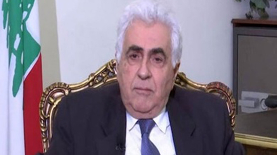 وزير الخارجية اللبناني ناصيف حتى في بيان استقالته يحذر من غرق السفينة بالجميع