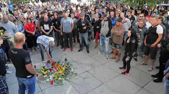  صحيفة ألمانية : مظاهرة لليمين في برلين  لطرد السوريين بعد جريمة الكراهية