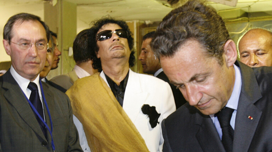 بينها خيمة القذافي وعمليات تجميل بن علي.. ساركوزي يكشف عن علاقاته مع زعماء أفارقة