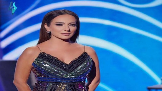 الممثلة السورية أمل عرفة تعلن إصابتها بفيروس كورونا : الكمامة كانت رفيقتى