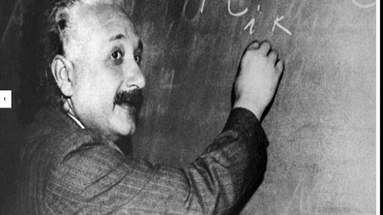 عباقرة فشلوا في التعليم وحصدوا نوبل.. أينشتاين رسب في الرياضيات