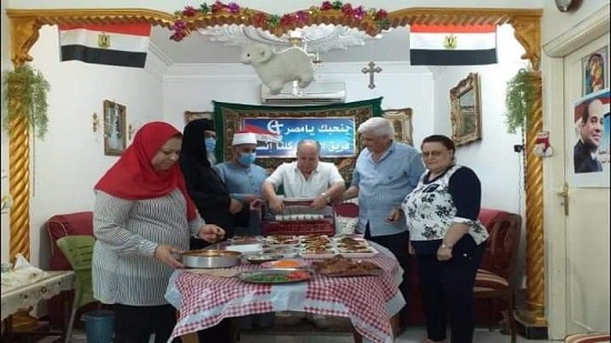 قبطي يقدم وجبات لحوم مجانية للمسلمين في عيد الأضحى 