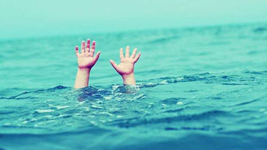 غرق طفل وإنقاذ شقيقته برأس غارب