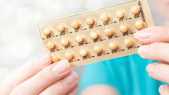 تناول حبوب منع الحمل يمكن أن يعرض النساء لخطر أكبر للوفاة حال الإصابة بكورونا

