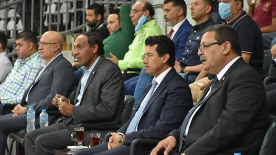  وزير الرياضة يشهد أولي مباريات الدورى المصري العام بعد استئنافه
