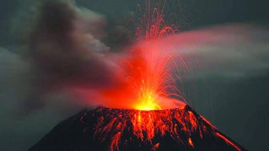 ثوران بركان جبل سينابونج فى إندونيسيا