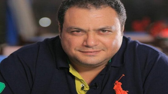 مراد مكرم يفتح النار على منتقدي صور الفنانين على السوشيال ميديا