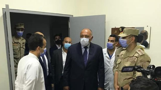 بالصور.. وزير الخارجية يتفقد المستشفى الميداني المصري ببيروت