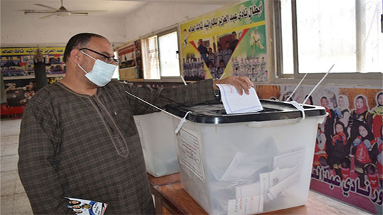 توافد الناخبين على لجان الانتخابات لليوم الثاني وسط إجراءات وقائية 