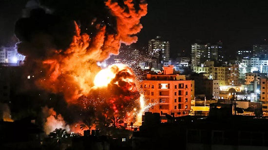 غارات جوية وقصف مدفعي إسرائيلي على قطاع غزة