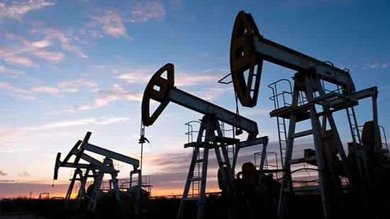 البترول: انخفاض ضريبة أرباح شركات القطاع 199.7 ألف جنيه خلال عام
