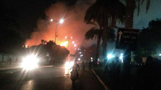 أول فيديو من حريق صلاح سالم: الأمن يغلق الطريق