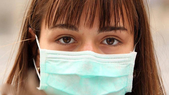 أعراض نزلات البرد والإنفلونزا تتشابه كثيرا مع كوفيد 19