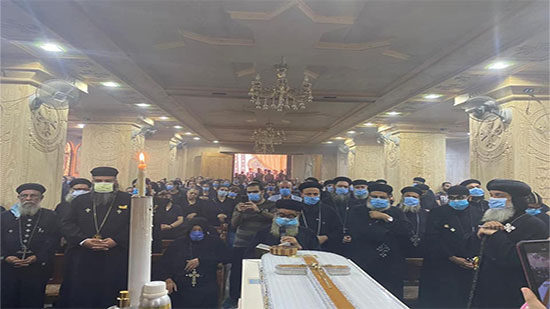 الكنيسة تودع القمص باخوم دانيال بعد خدمة كهنوتية 40 عام