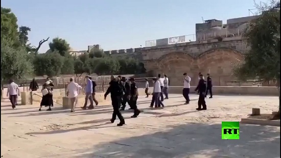  فيديو .. اقتحام المسجد الأقصى من قبل عشرات المستوطنين 
