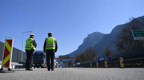  النمسا وسويسرا يتفقان على تجنب سيناريو غلق الحدود مع انتشار الوباء 