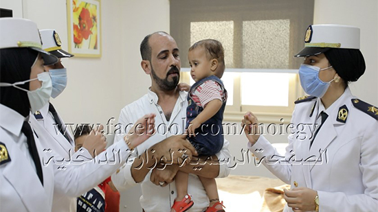 الداخلية تستجيب لاستغاثة والد طفلة مصابة بورم نادر بالرقبة 