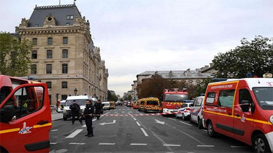 الحكومة الفرنسية تحيل ملف هجوم باريس إلى نيابة مكافحة الإرهاب